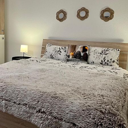 Marienhaus Apartment - Zentral, Parken, Netflix, Kontaktloses Einchecken Wuppertal Eksteriør billede