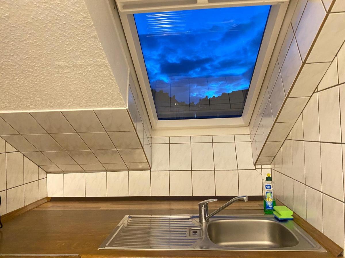 Marienhaus Apartment - Zentral, Parken, Netflix, Kontaktloses Einchecken Wuppertal Eksteriør billede