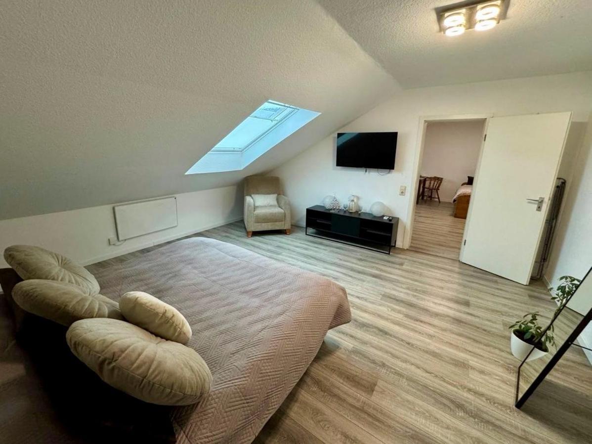 Marienhaus Apartment - Zentral, Parken, Netflix, Kontaktloses Einchecken Wuppertal Eksteriør billede