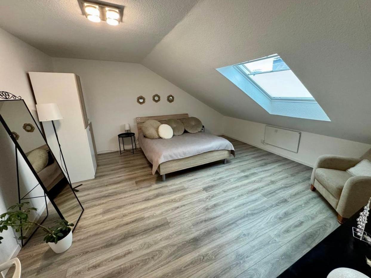 Marienhaus Apartment - Zentral, Parken, Netflix, Kontaktloses Einchecken Wuppertal Eksteriør billede